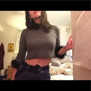 90s style black crop sweater